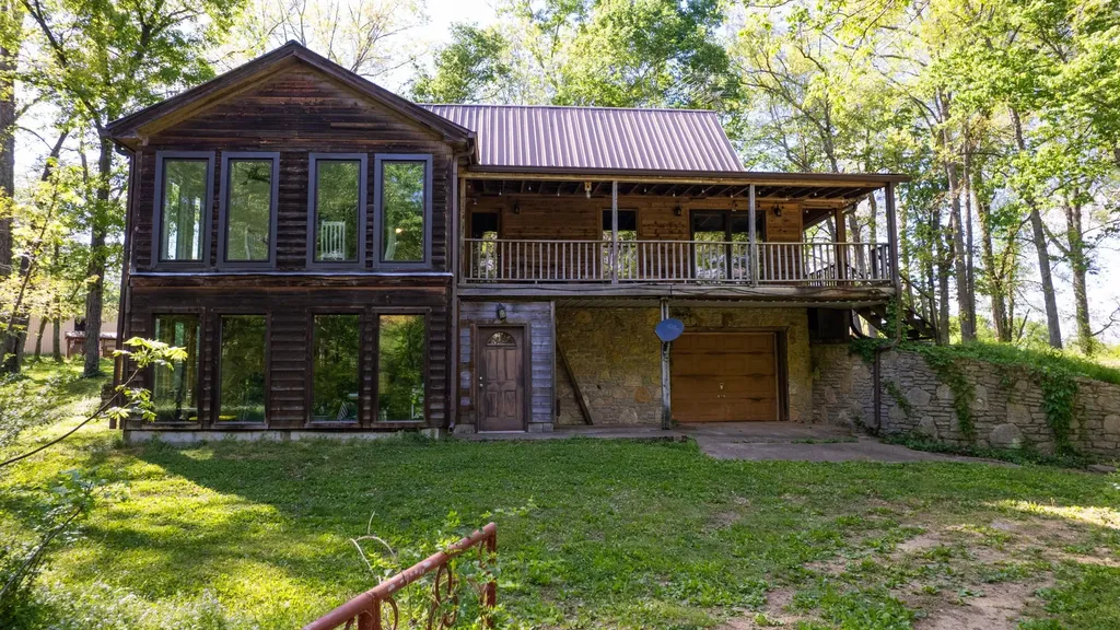 9695 Hartsville Pike Lebanon TN 37087