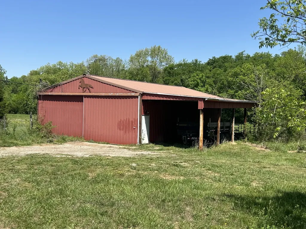 9695 Hartsville Pike Lebanon TN 37087