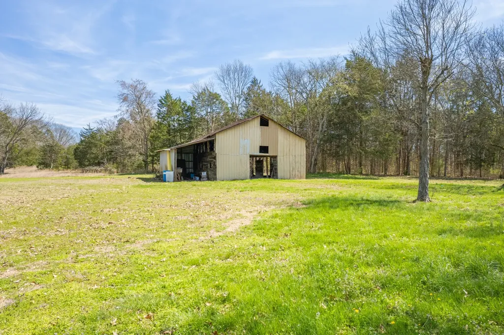 1768 Fayetteville Highway Belfast TN 37019
