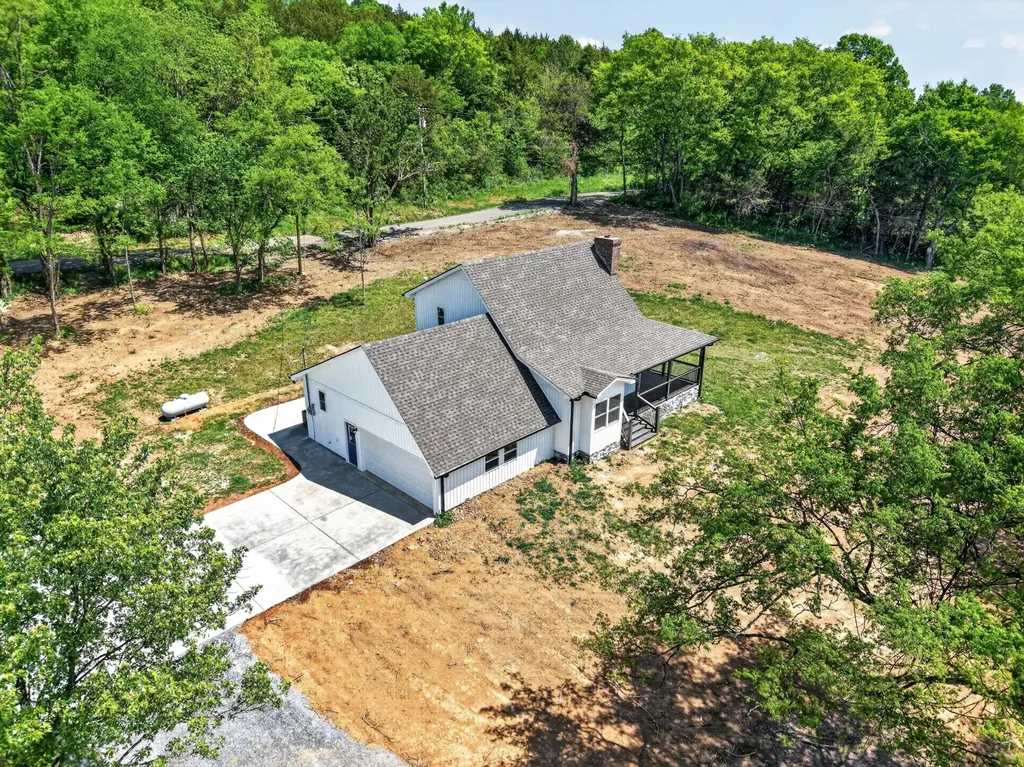 2313 Pulaski Highway Fayetteville TN 37334