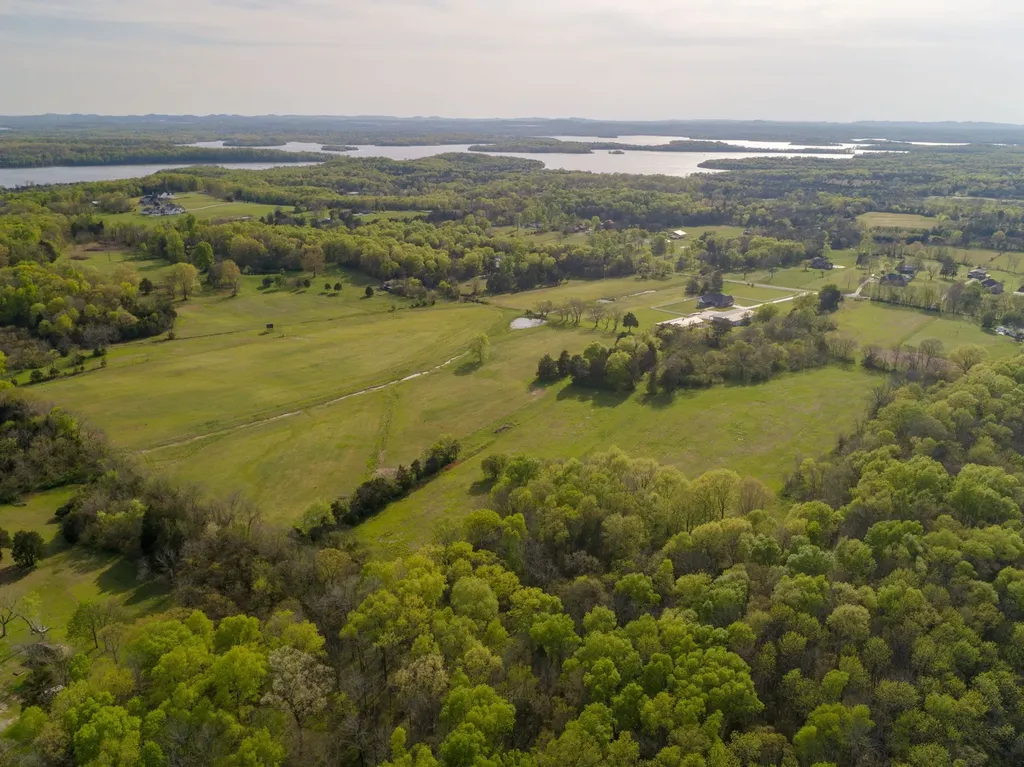 6 Corinth Road Mount Juliet TN 37122
