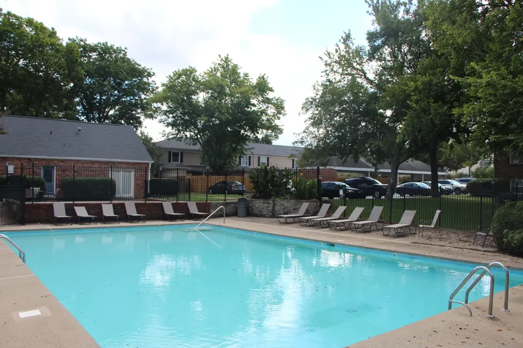 5025 Hillsboro Pike Nashville TN 37215