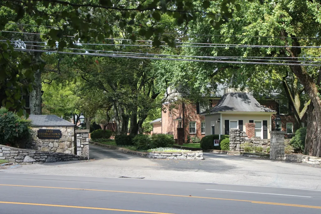 5025 Hillsboro Pike Nashville TN 37215
