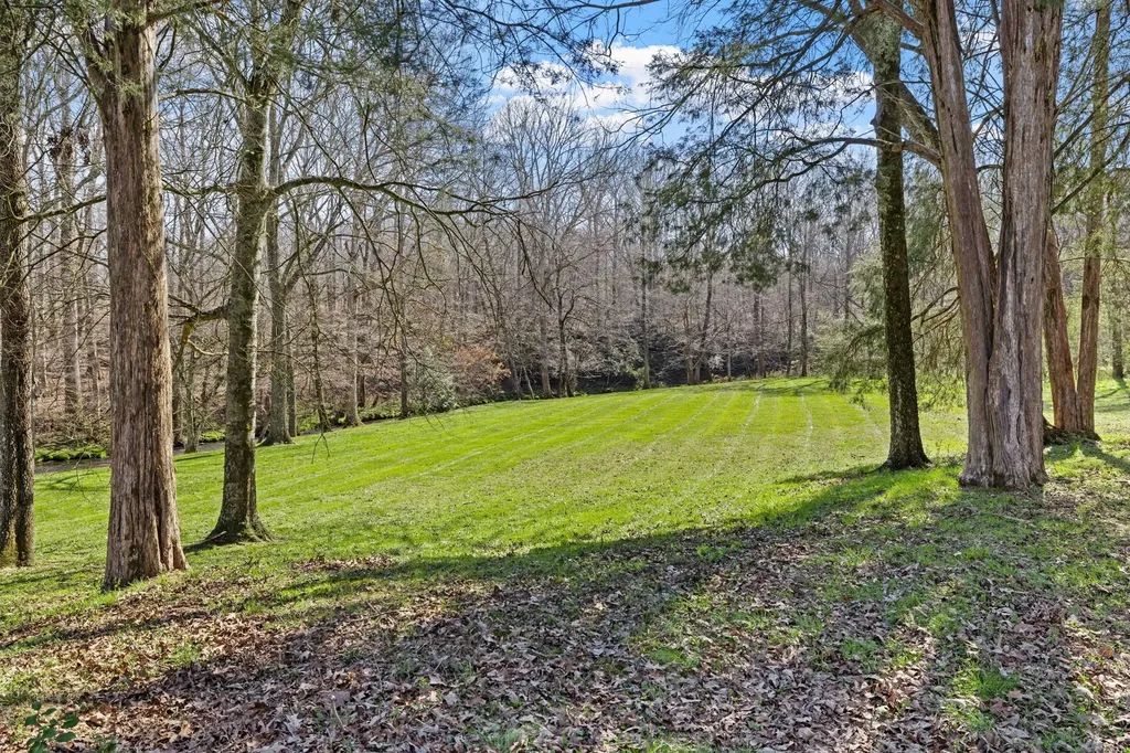 1099 E Gaines Street Lawrenceburg TN 38464
