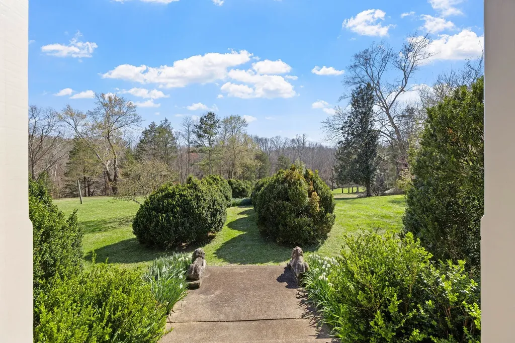 1099 E Gaines Street Lawrenceburg TN 38464