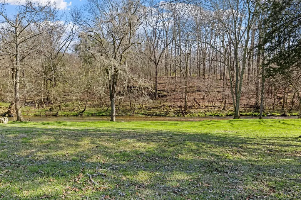 1099 E Gaines Street Lawrenceburg TN 38464