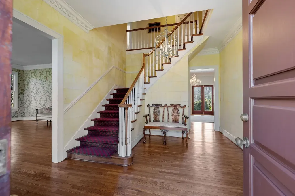1099 E Gaines Street Lawrenceburg TN 38464