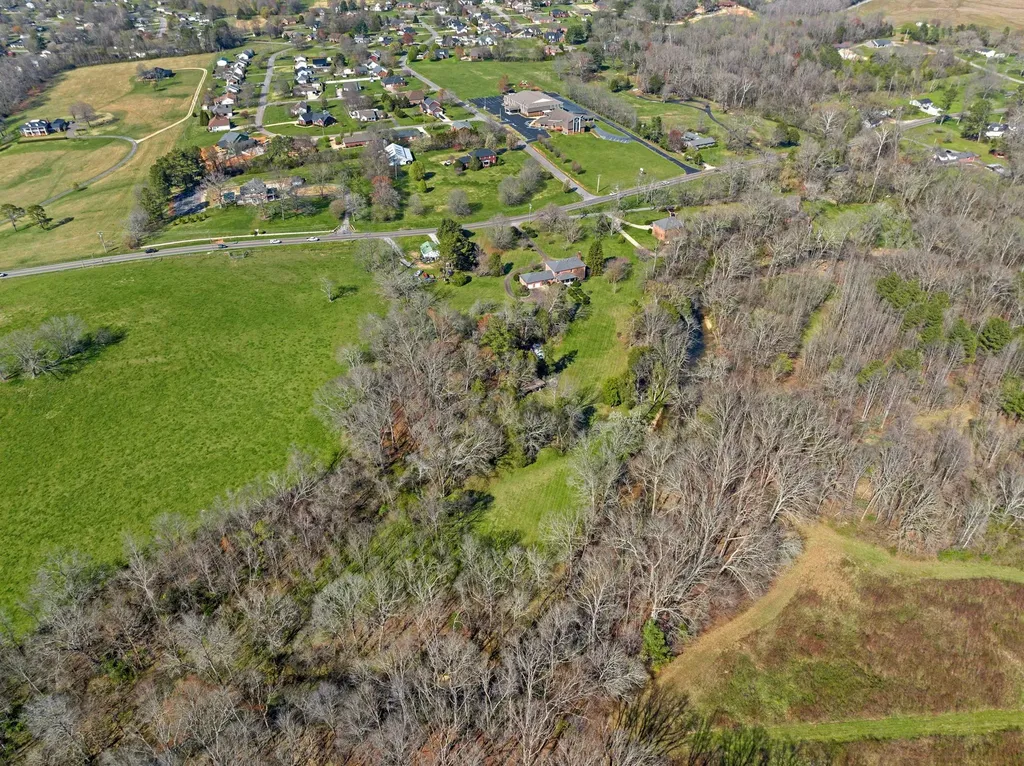 1099 E Gaines Street Lawrenceburg TN 38464