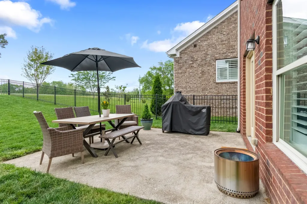 2516 Westerham Way Thompsons Station TN 37179