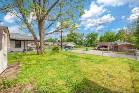 221 Burton Street Jackson TN 38301