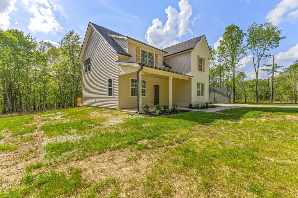 1013 Walnut Grove Road Dickson TN 37055