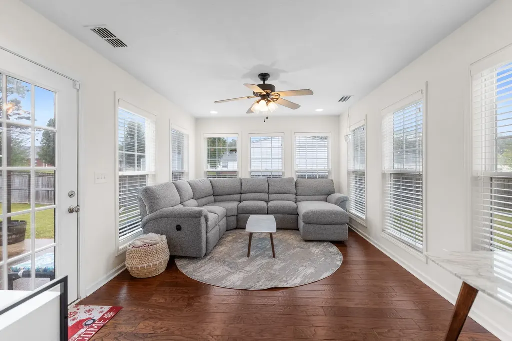 216 Williamsburg Circle Tullahoma TN 37388