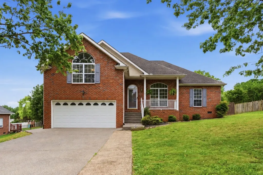 3334 Colchester Circle Lebanon TN 37087