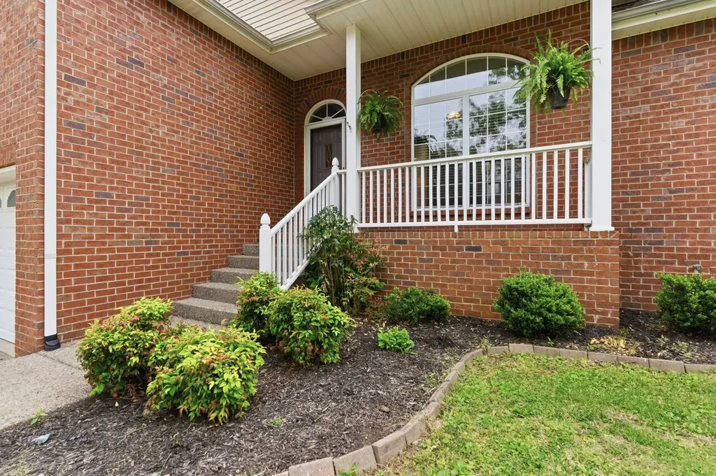 3334 Colchester Circle Lebanon TN 37087