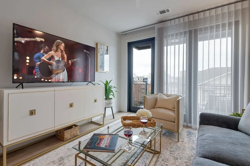 303 31st Ave, N Nashville TN 37203