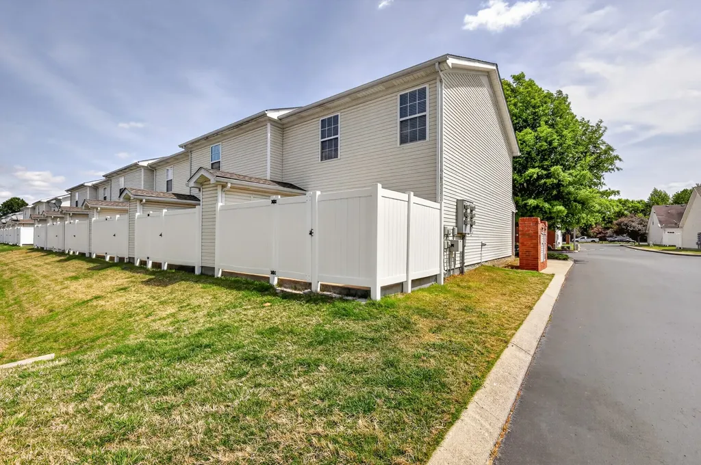 1011 Wolves Den Place Murfreesboro TN 37128