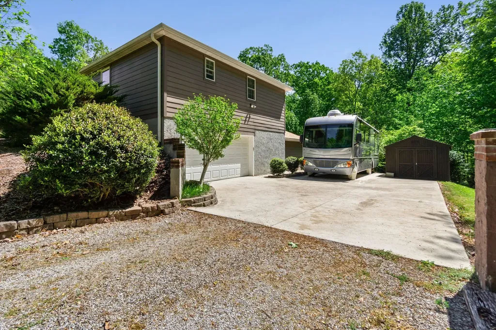 355 Brotherton Pointe Cookeville TN 38506