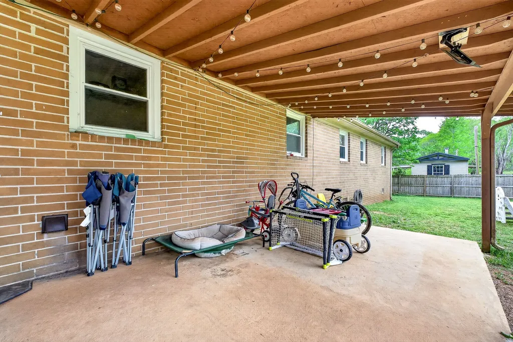237 Armstrong Road Doyle TN 38559