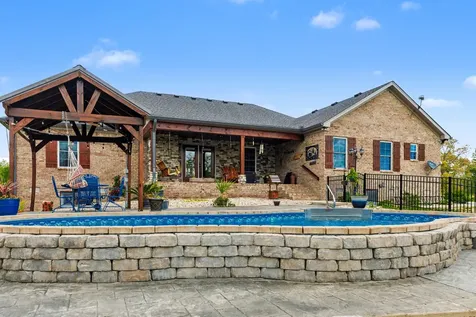 1560 Fairfield Road Westmoreland TN 37186