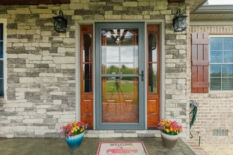 1560 Fairfield Road Westmoreland TN 37186