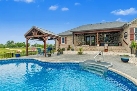 1560 Fairfield Road Westmoreland TN 37186