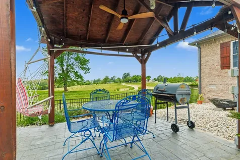 1560 Fairfield Road Westmoreland TN 37186