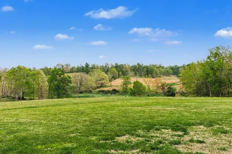 1560 Fairfield Road Westmoreland TN 37186