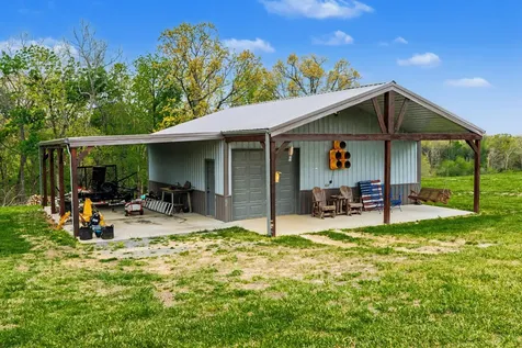 1560 Fairfield Road Westmoreland TN 37186