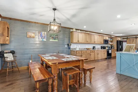 1560 Fairfield Road Westmoreland TN 37186