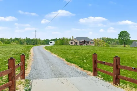 1560 Fairfield Road Westmoreland TN 37186