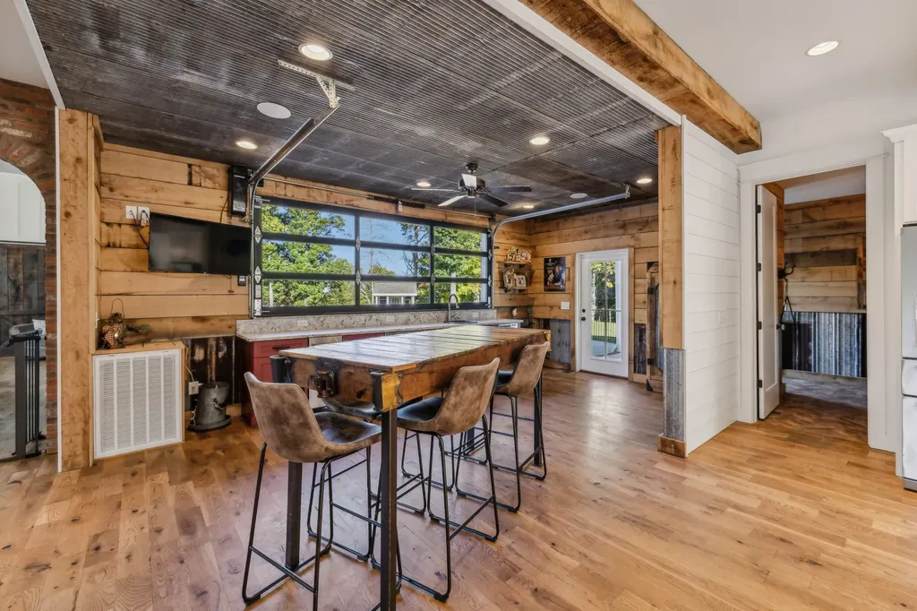 4325 Cave Springs Road Columbia TN 38401