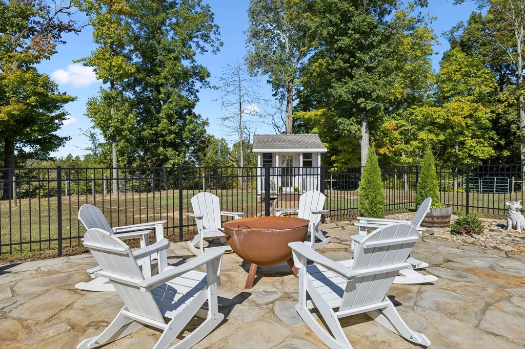 4325 Cave Springs Road Columbia TN 38401