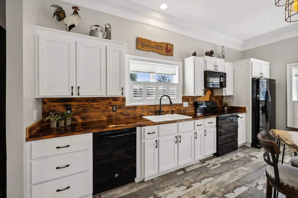 4325 Cave Springs Road Columbia TN 38401