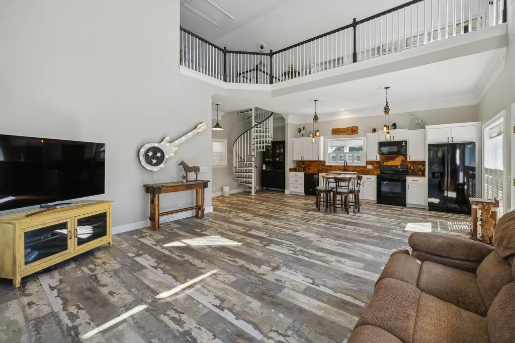 4325 Cave Springs Road Columbia TN 38401