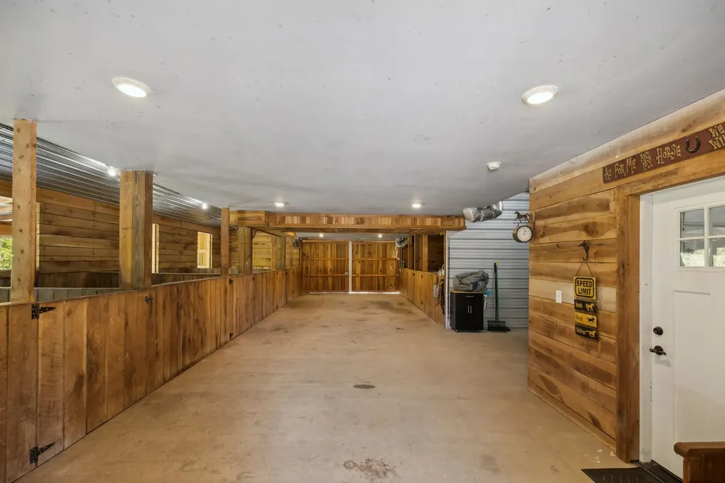 4325 Cave Springs Road Columbia TN 38401