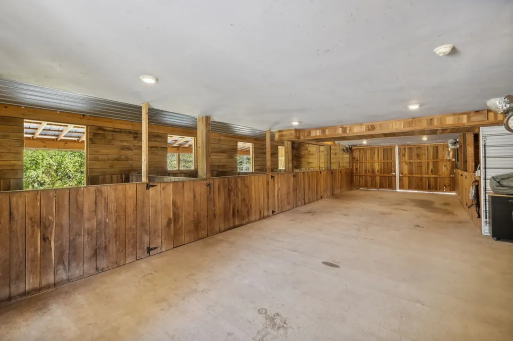 4325 Cave Springs Road Columbia TN 38401