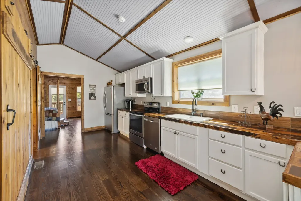 4325 Cave Springs Road Columbia TN 38401