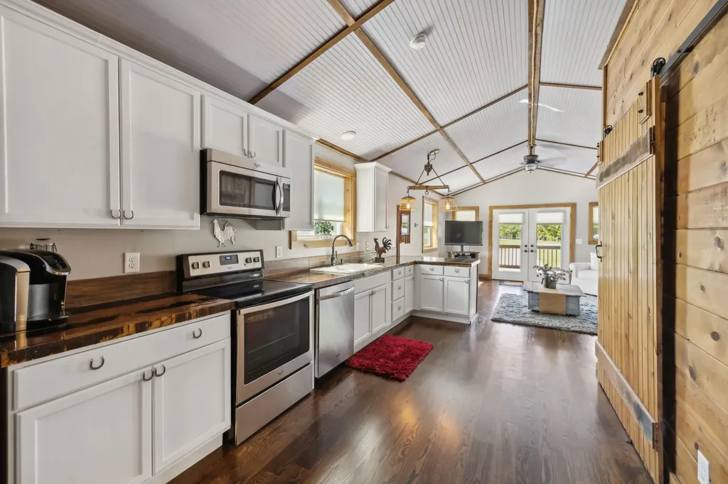 4325 Cave Springs Road Columbia TN 38401