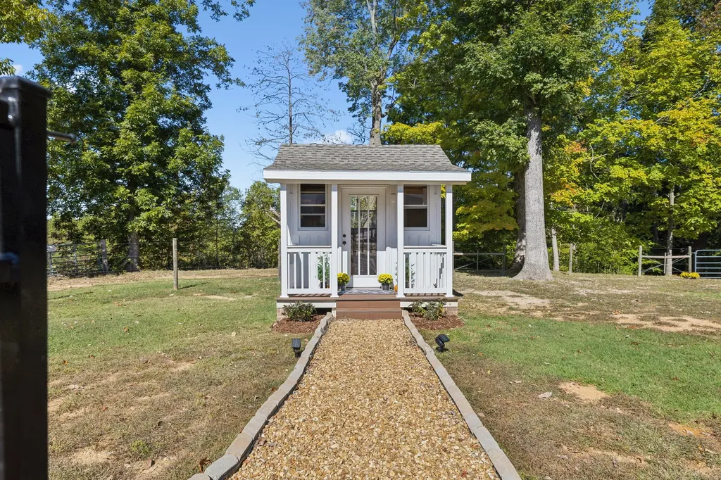 4325 Cave Springs Road Columbia TN 38401