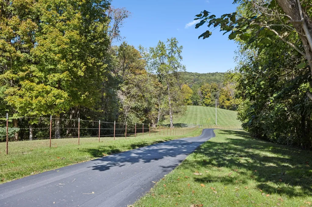 4325 Cave Springs Road Columbia TN 38401