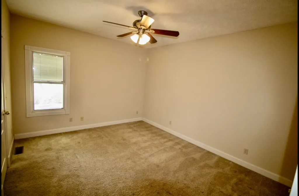 25 Max Drive Paris TN 38242