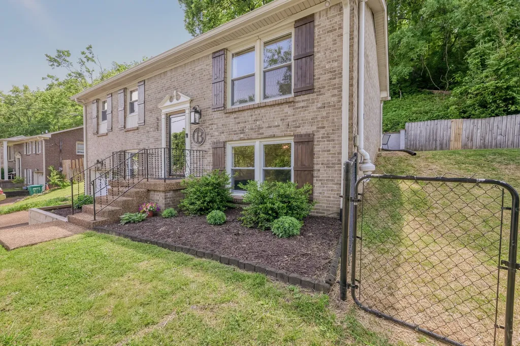 525 Holt Valley Road Nashville TN 37221