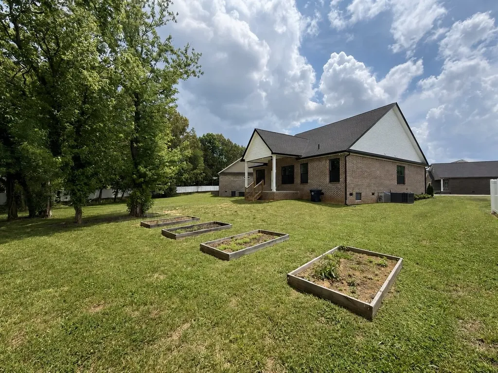125 Beckam Way Smithville TN 37166