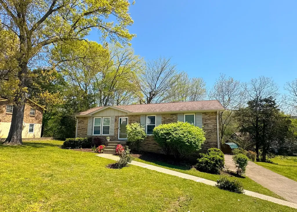 630 Debbie Drive Hermitage TN 37076