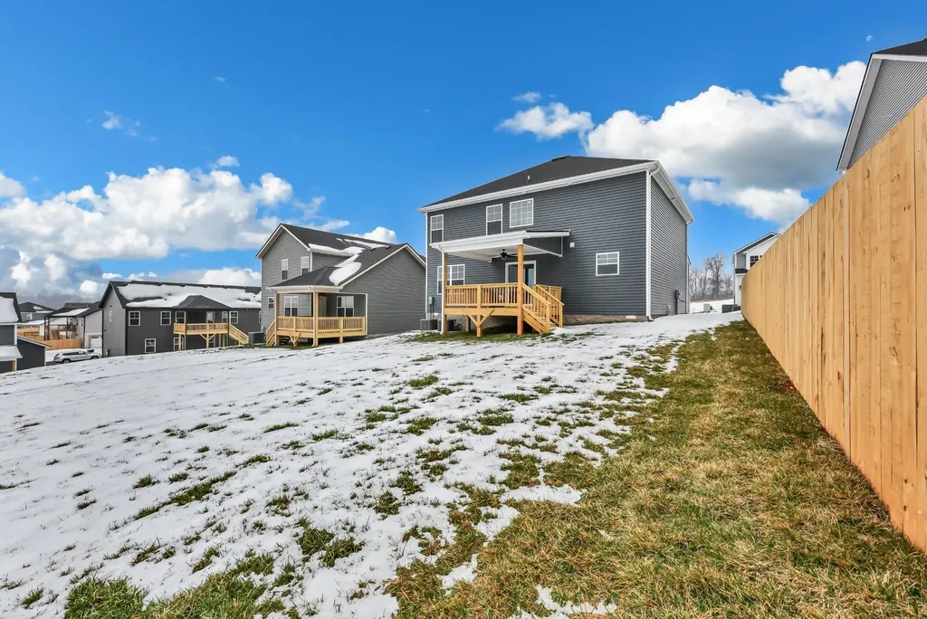 315 Cardinal Creek Clarksville TN 37040