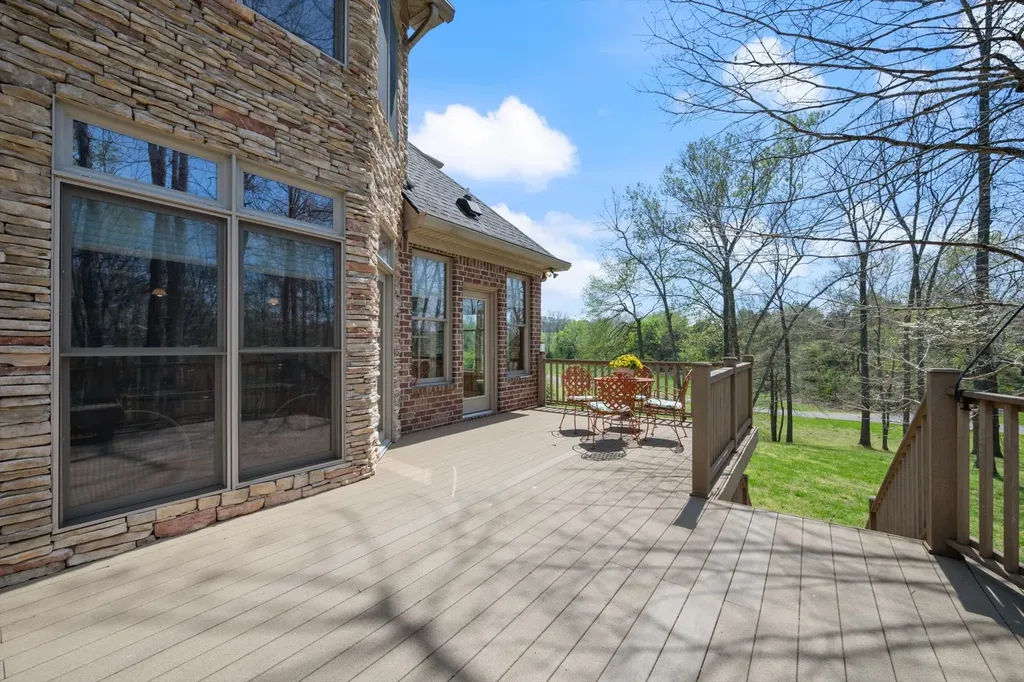 1050 Moonlit Meadow Lane Greenbrier TN 37073
