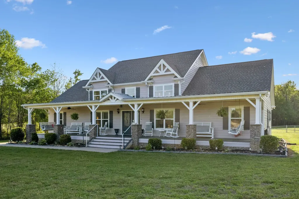 6322 Jim Cummings Highway Bradyville TN 37026
