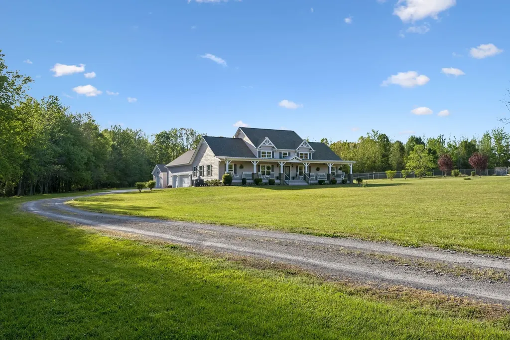 6322 Jim Cummings Highway Bradyville TN 37026