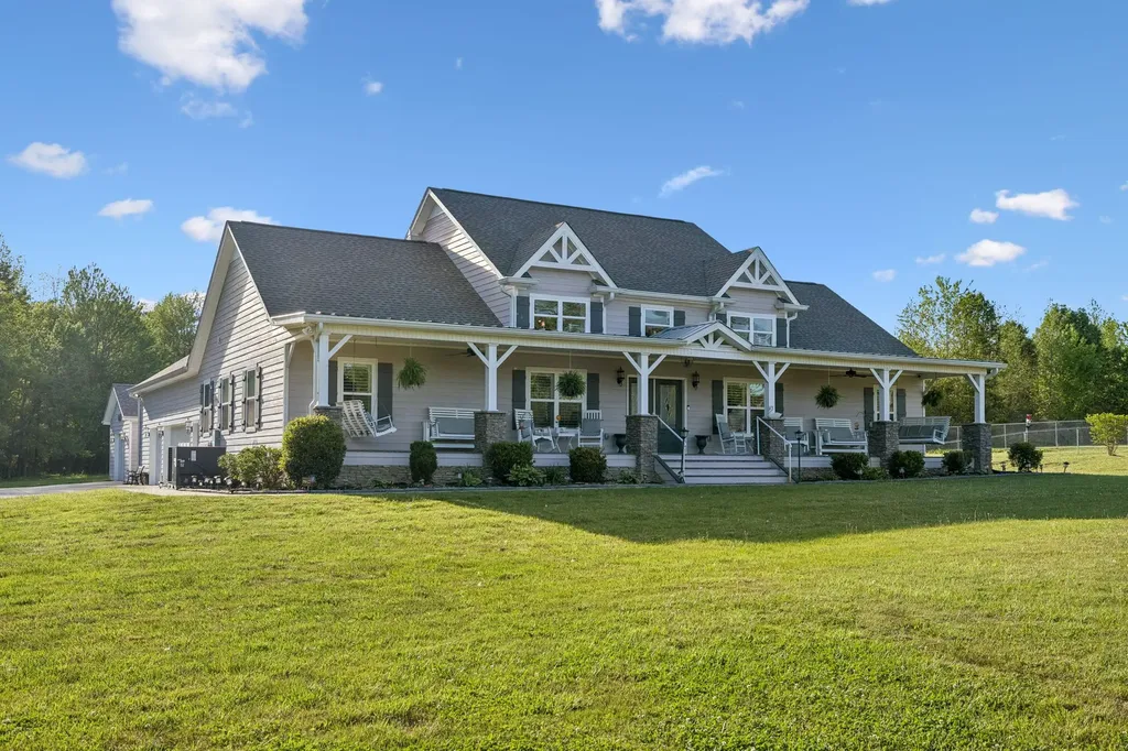 6322 Jim Cummings Highway Bradyville TN 37026