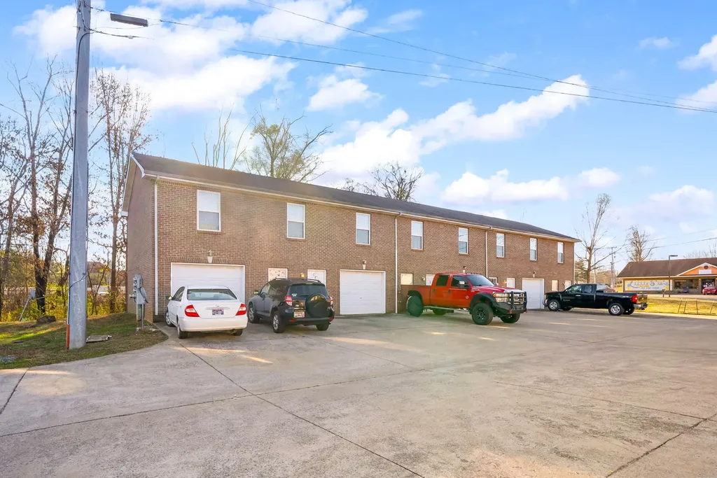 535 Lafayette Road #F Clarksville TN 37042